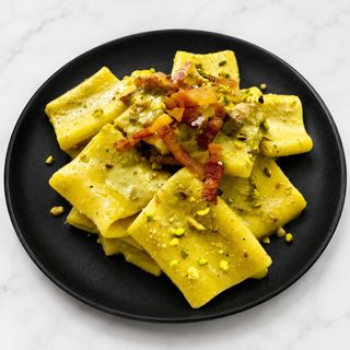 PACCHERI PANCETTA E PISTACCHIO