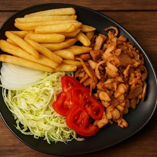 Kebab pui la farfurie