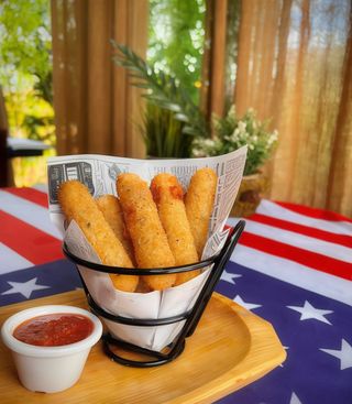 Mozzarella Monroe Sticks