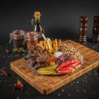 Shaorma Coressy de vită la farfurie, 3 sosuri gratuite