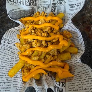 Loaded fries cu piept de pui si cedar