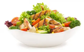 Salată cu pui