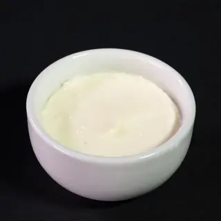 Cremă de usturoi