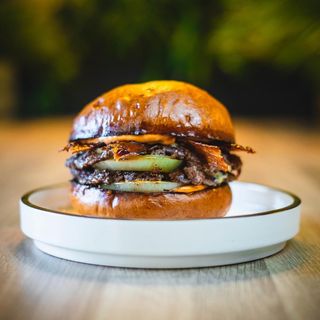 SMOKY SMASHED BURGER