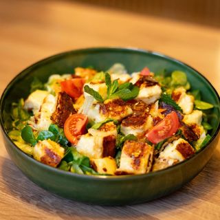 LMO's GRILLED CHEESE SALAD