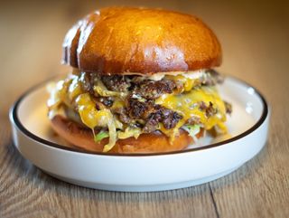 GOLDEN TRIPPLE SMASHED BURGER