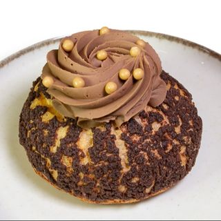 Choux ciocolata, banana si caramel