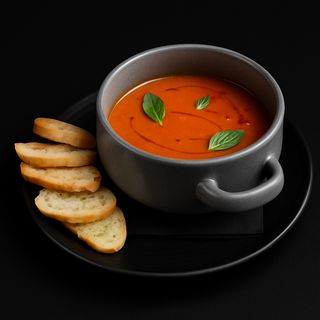 Supă crema de roșii cu pâine prăjită