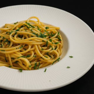 Spaghetti aglio olio e peperoncino