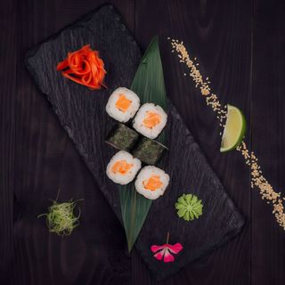 Salmon maki (8buc)