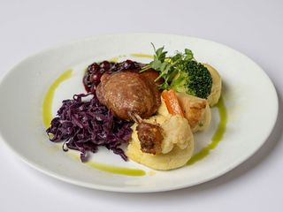 Pulpă de rață confiată cu piure cartofi 640g (2 portii)