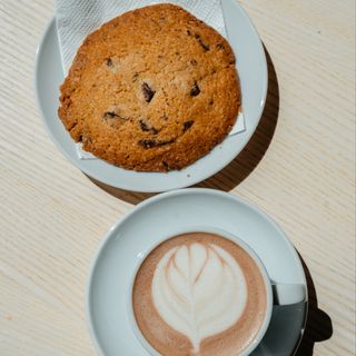 Cookie + ciocolată caldă