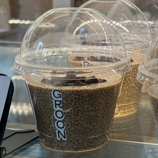 Budinca chia cu cafea si cioco neagră