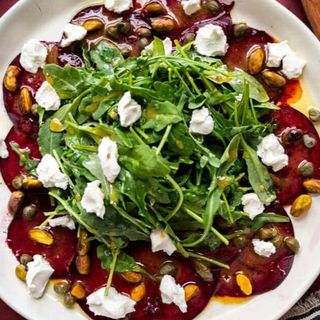 Carpaccio de Sfecla cu crema de branza de capra