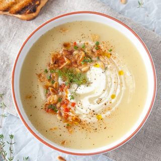 Supa crema de usturoi