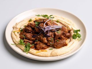 Hummus cu carne