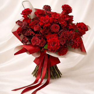 Buchet de flori „Passion Rouge” – Trandafiri roșii pentru Valentine’s Day