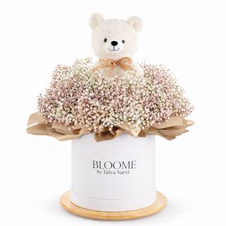 Aranjament Valentine’s Day cu Urs – Gypsophila în Cutie Elegantă