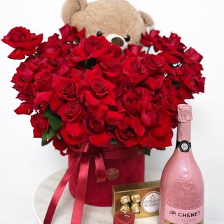 Royal Teddy Love – Cutie cu Trandafiri, Urs & Șampanie