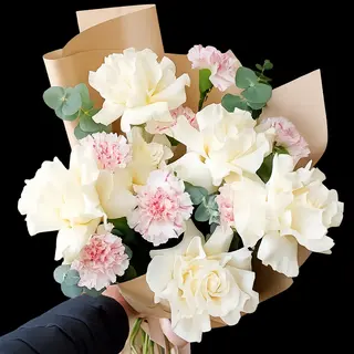 Ivory Blush | Buchet Elegant in Tonuri Fine