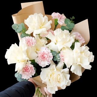 Ivory Blush | Buchet Elegant in Tonuri Fine