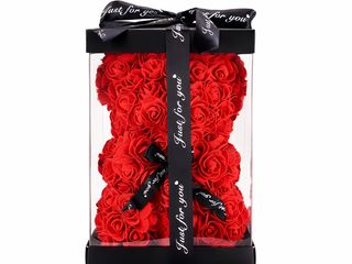 Ursulet din Trandafiri Rosii 25 cm in Cutie Cadou – Cadou Romantic Premium