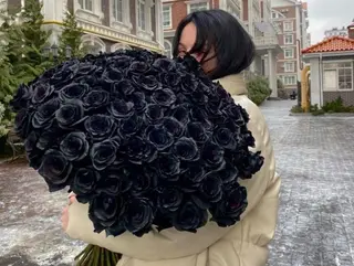Royal Black Roses – Luxury Edition - 101 Buchet trandafiri negri premium