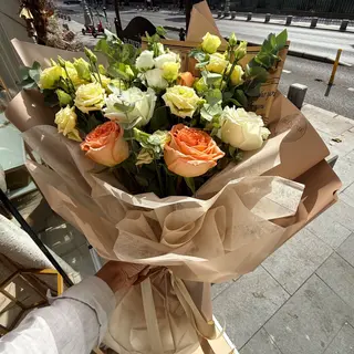 Buchet de flori Golden Peach