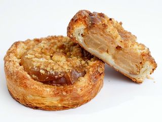 Tarte tatin cu mere și caramel de iaurt