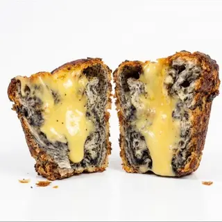 Cruffin cu mac, susan si yuzu