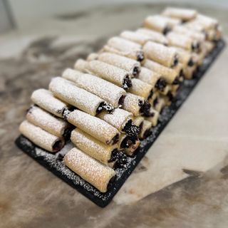 Fursecuri cu gem de prune si nuca