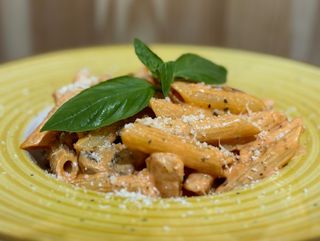 Penne cu pui și ciuperci