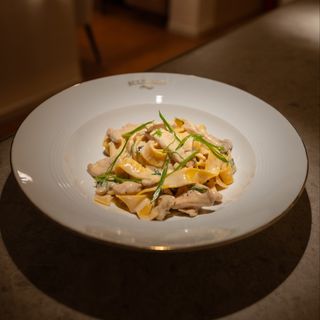 PAPARDELLE POLLO E FUNGHI