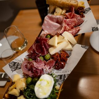 TRADITIONAL ITALIAN ANTIPASTO PER DUE