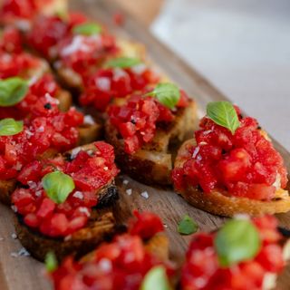 BRUSCHETTA CON POMODORO