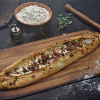 Pide Carnati