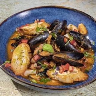 Tigaie cu fructe de mare