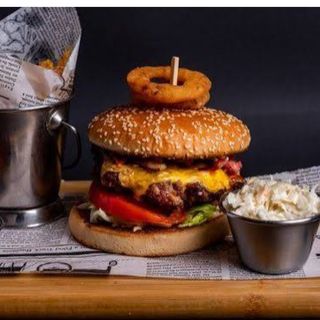 Burger cu inele de calamar