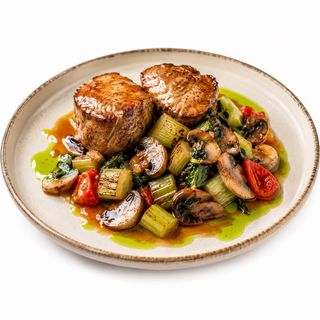 Mușchiuleț fraged de porc & salsa caliente de legume de vara 350g