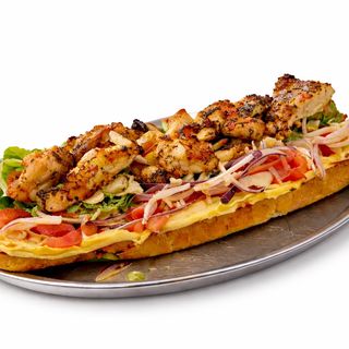 Noua baghetă MARE kebab de pui & maioneză curry 450g