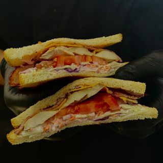 Chicken Lab sandwich