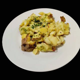 Cartofi zdrobiti cu ulei aromatizat