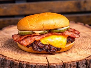 Burger Gras și Fumos