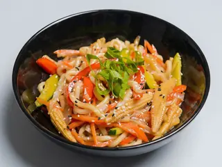 Tăiței udon (groși) cu legume - vegetarian