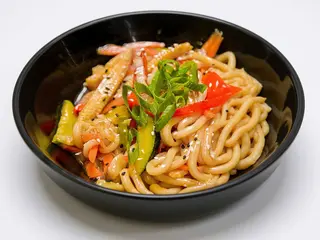 Tăiței udon (groși) cu vită
