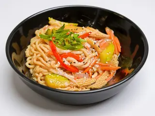 Tăiței udon (groși) cu fructe de mare