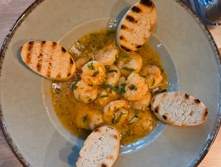 Creveți în sos de unt