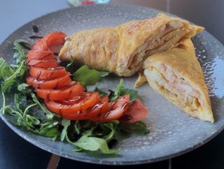 Omletă cu prosciutto cotto