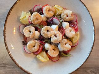Salată cu creveți