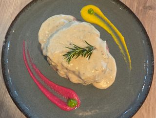 Mușchi de vită cu sos gorgonzola